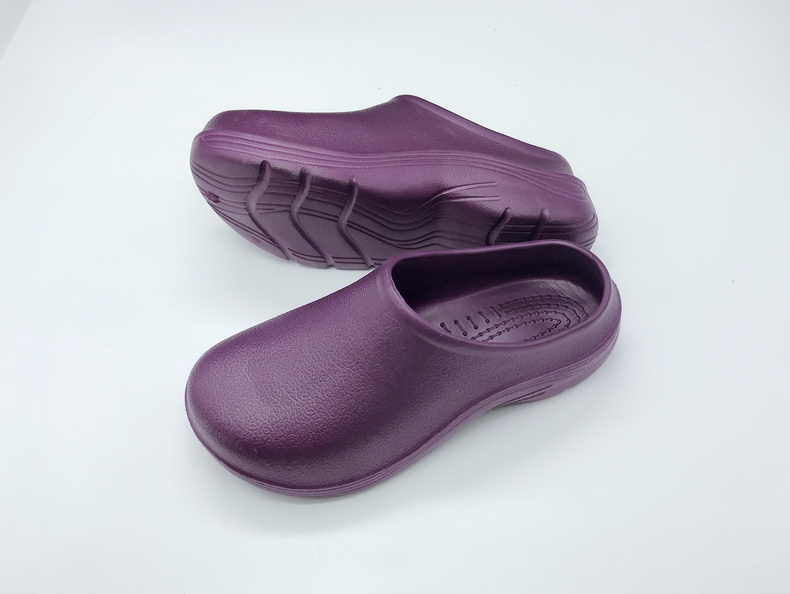 2024 China Factory Rubber Upper Steel Toe Safety Slipper for Chef , Kitchen Clog slippers