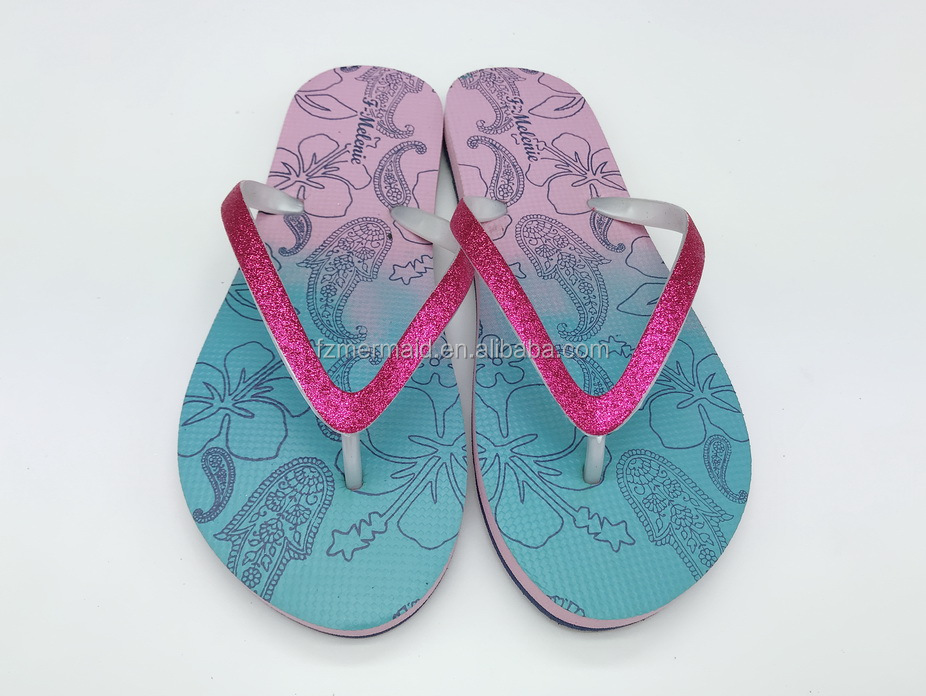 2024 China Flip Flops with logo Wholesale Sandals Popular Women Flip Flops Glitter Pvc Strap slippers