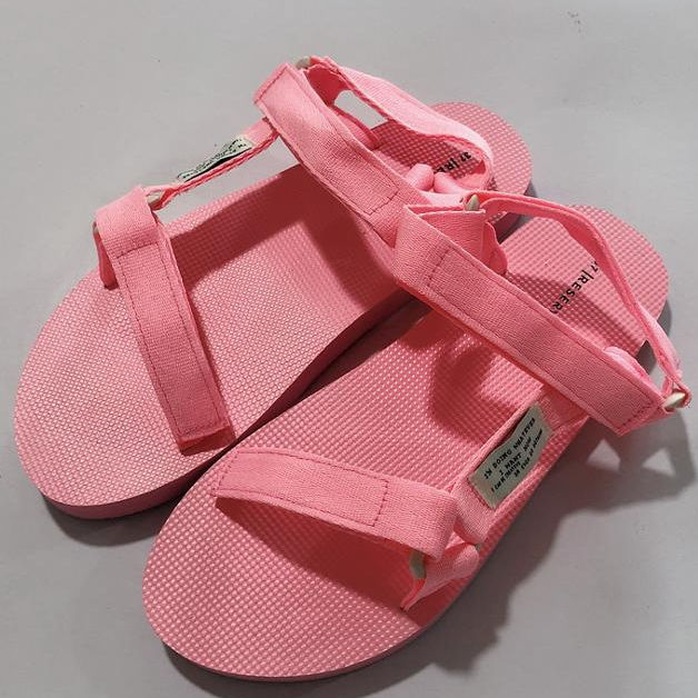 Women Sandals New Design Summer Beach slippers Lady Thick- Bottomed Platform Sandals