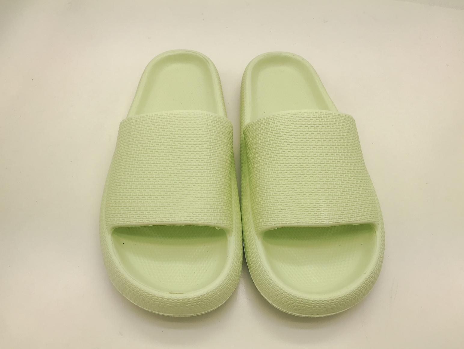 Indoor Easy Wear Slip on OEM Custom New Arrival High Quality Durable Light Weight EVA Bath Shower Pillow Cloud Slipper