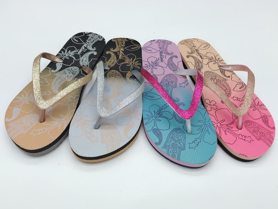 2024 China Flip Flops with logo Wholesale Sandals Popular Women Flip Flops Glitter Pvc Strap slippers