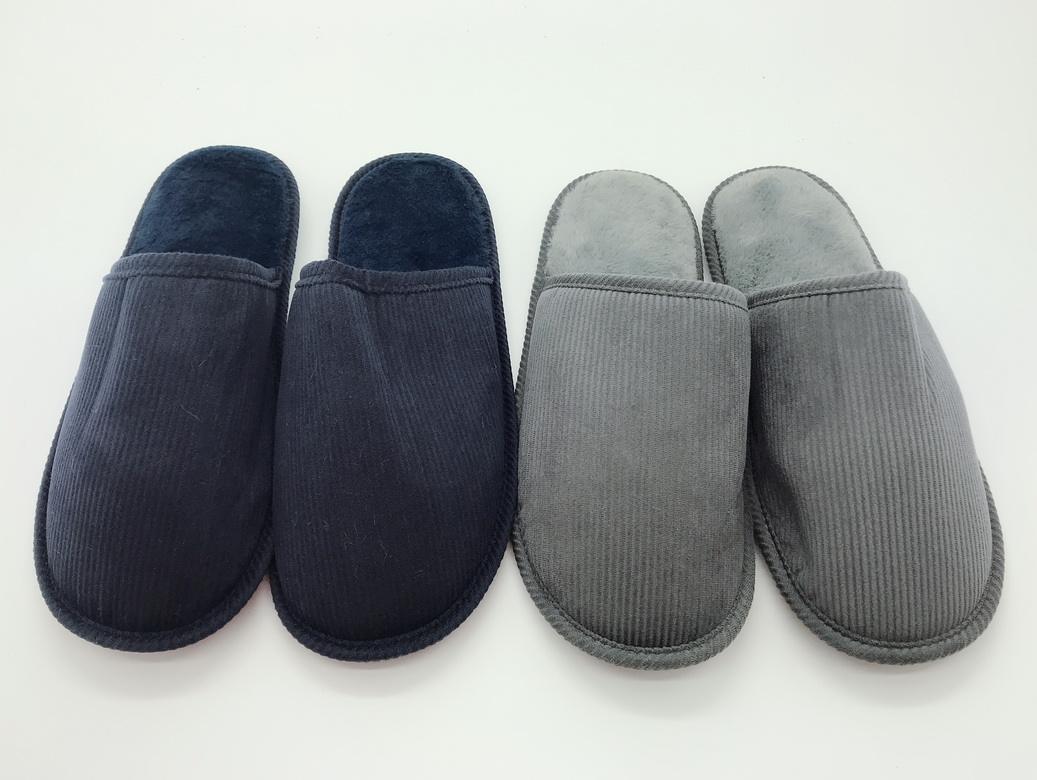 2024 Wholesale Soft Fashion Winter Rubber Faux Fur Comfy Sole Lady Men Slides Plush slippers for Women Cotton House Shoes