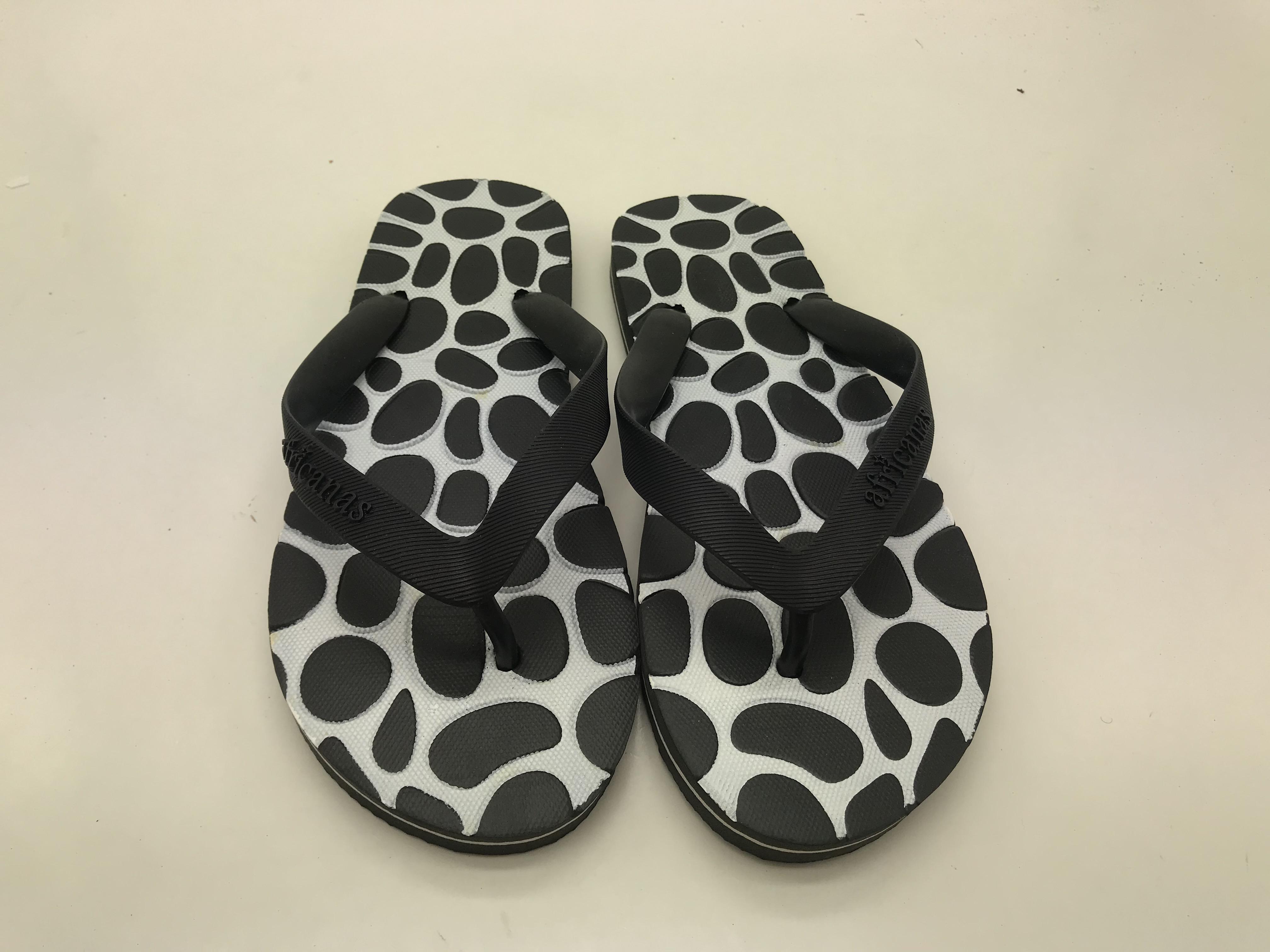 Men Women Wholesale Custom Flip Flops With LOGO Colorful PVC Custom Logo Beach Flip-Flops Slippers Custom Flip Flop Slides