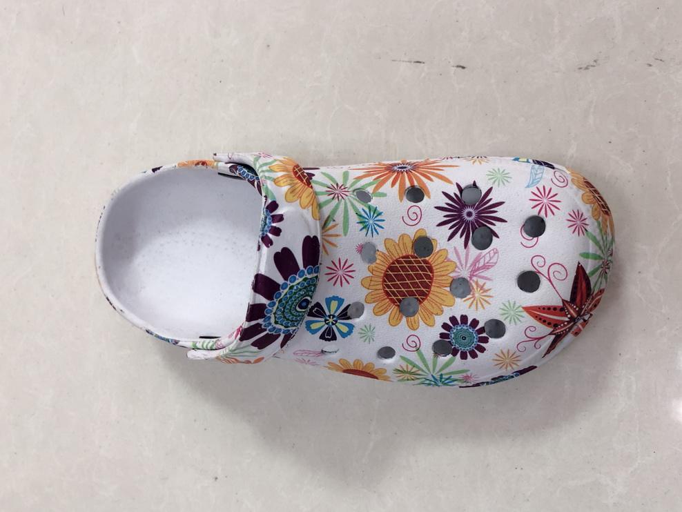 New Design Many Sun Flowers Hotel Kitchen Chef Injection Shoes Medical Women Nurse Clogs or Kid Shoes