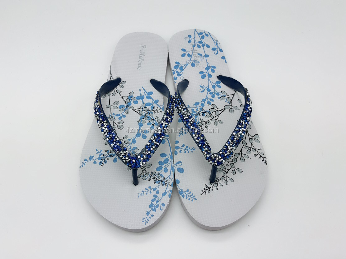2019 Factory New Arrival Fashion Women Flip Flop Flower Print Rubber Outsole Slipper Pvc Diamond Strap
