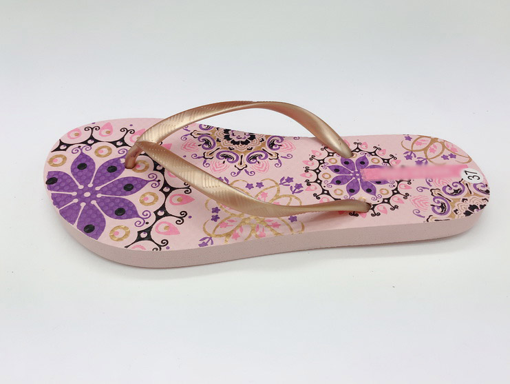 2024 Custom and Wholesale Summer Flip Flops Colorful Women Slipper PVC Upper and Rubber Outsloe Material