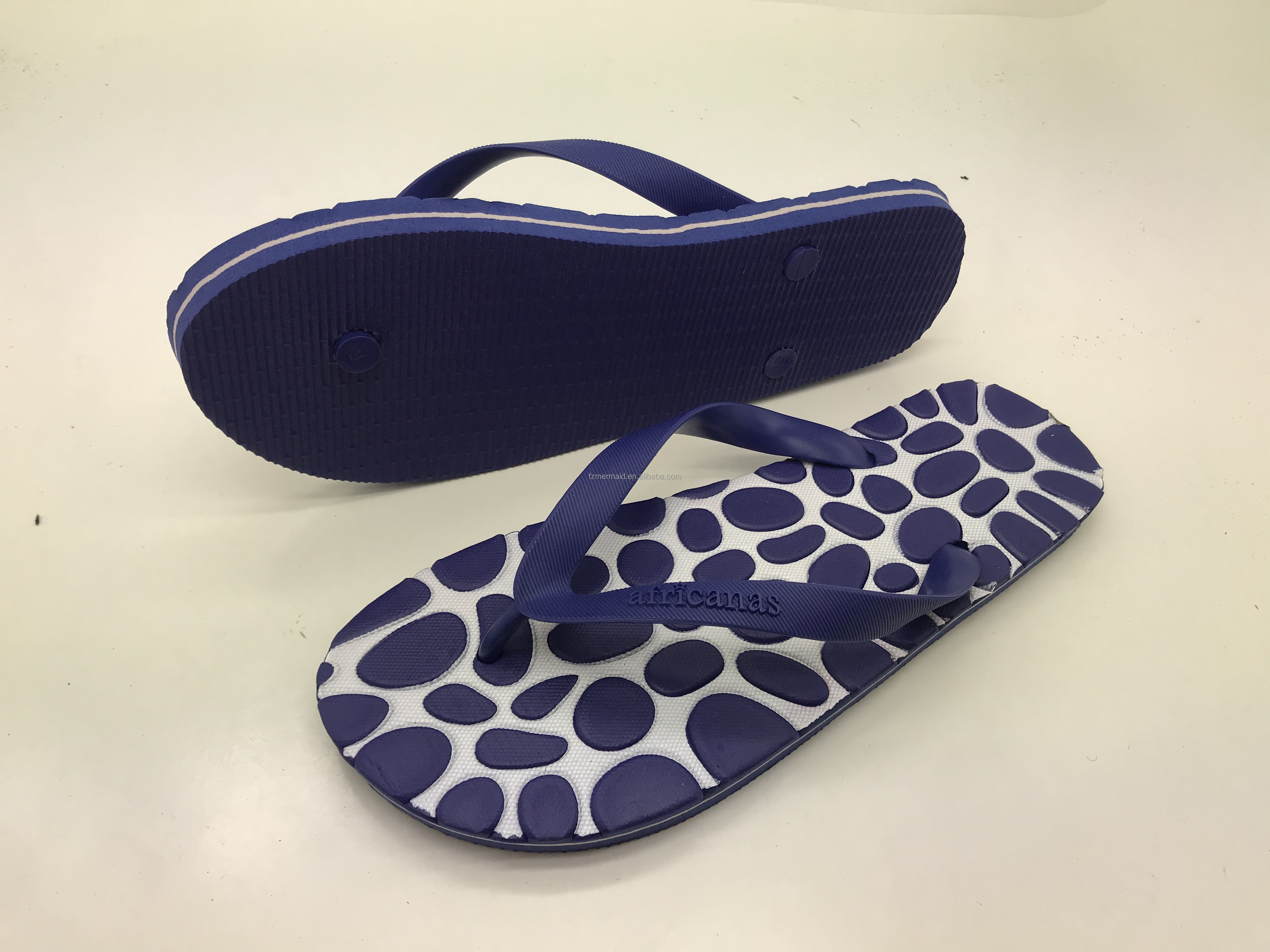 Men Women Wholesale Custom Flip Flops With LOGO Colorful PVC Custom Logo Beach Flip-Flops Slippers Custom Flip Flop Slides