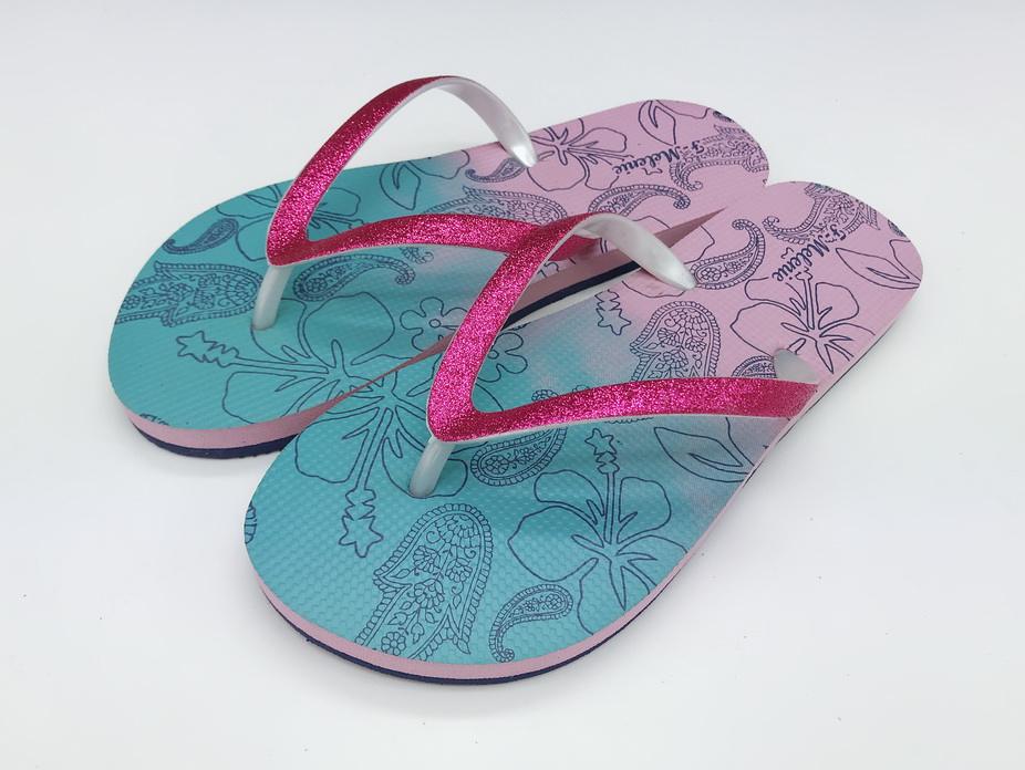 2024 China Flip Flops with logo Wholesale Sandals Popular Women Flip Flops Glitter Pvc Strap slippers
