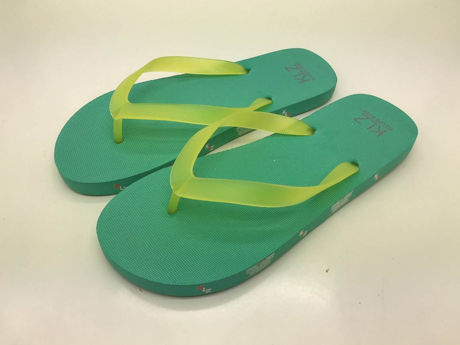 2024 Chinese Supplier Cheap Wholesale Summer Fashion Flip Flops Sticker Slipper for MEN